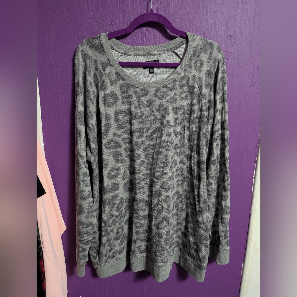Gray Leopard Print Women's Pullover Sweater